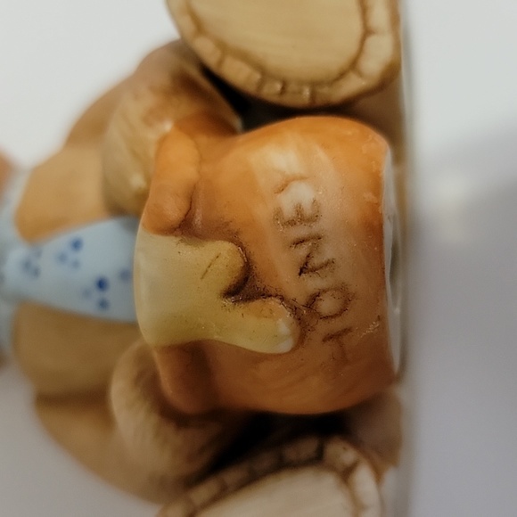 Homco Porcelain Teddy Bear With Honey Pot - Picture 6 of 6